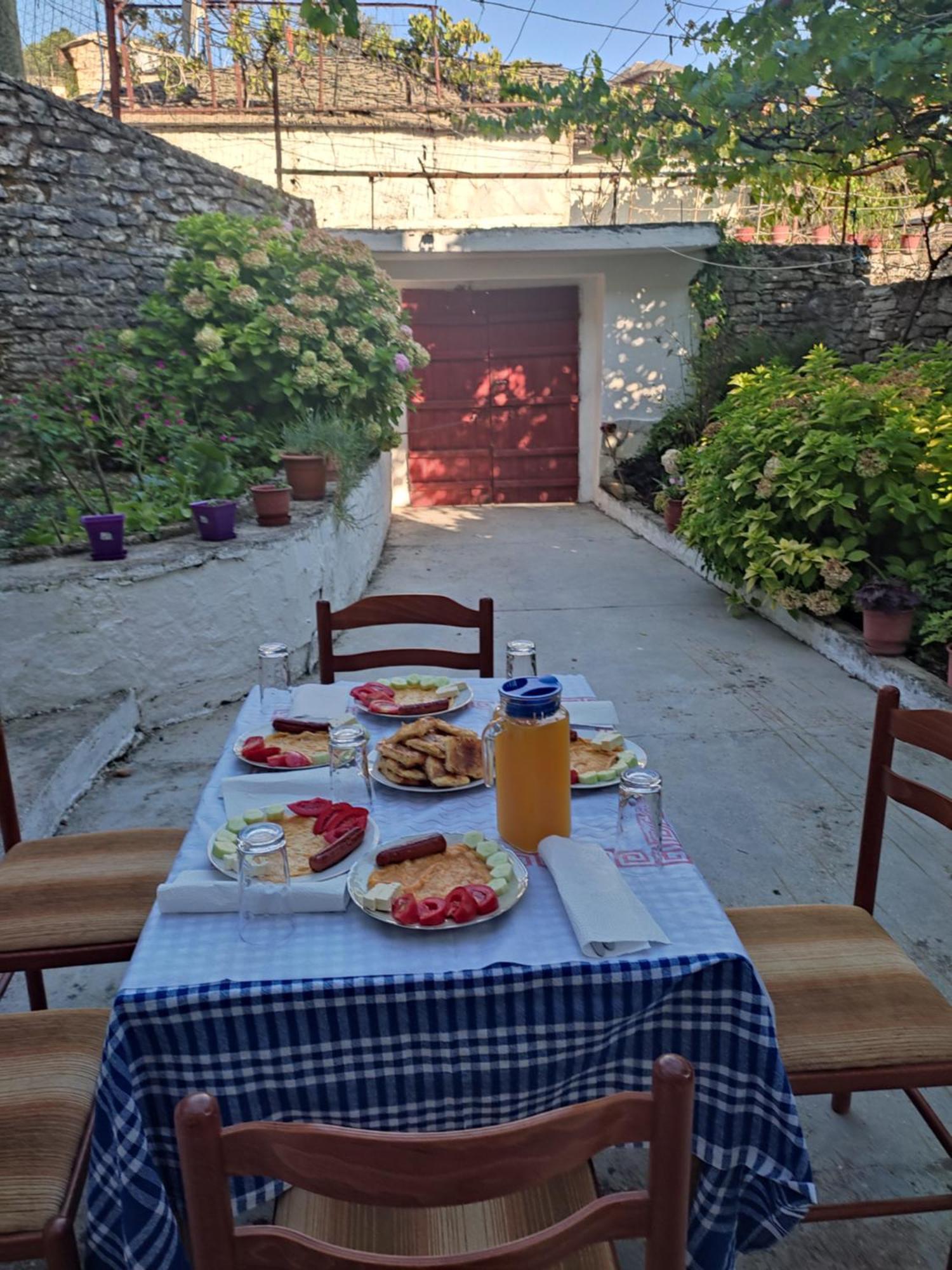 Guesthouse 1805 Gjirokaster Ngoại thất bức ảnh
