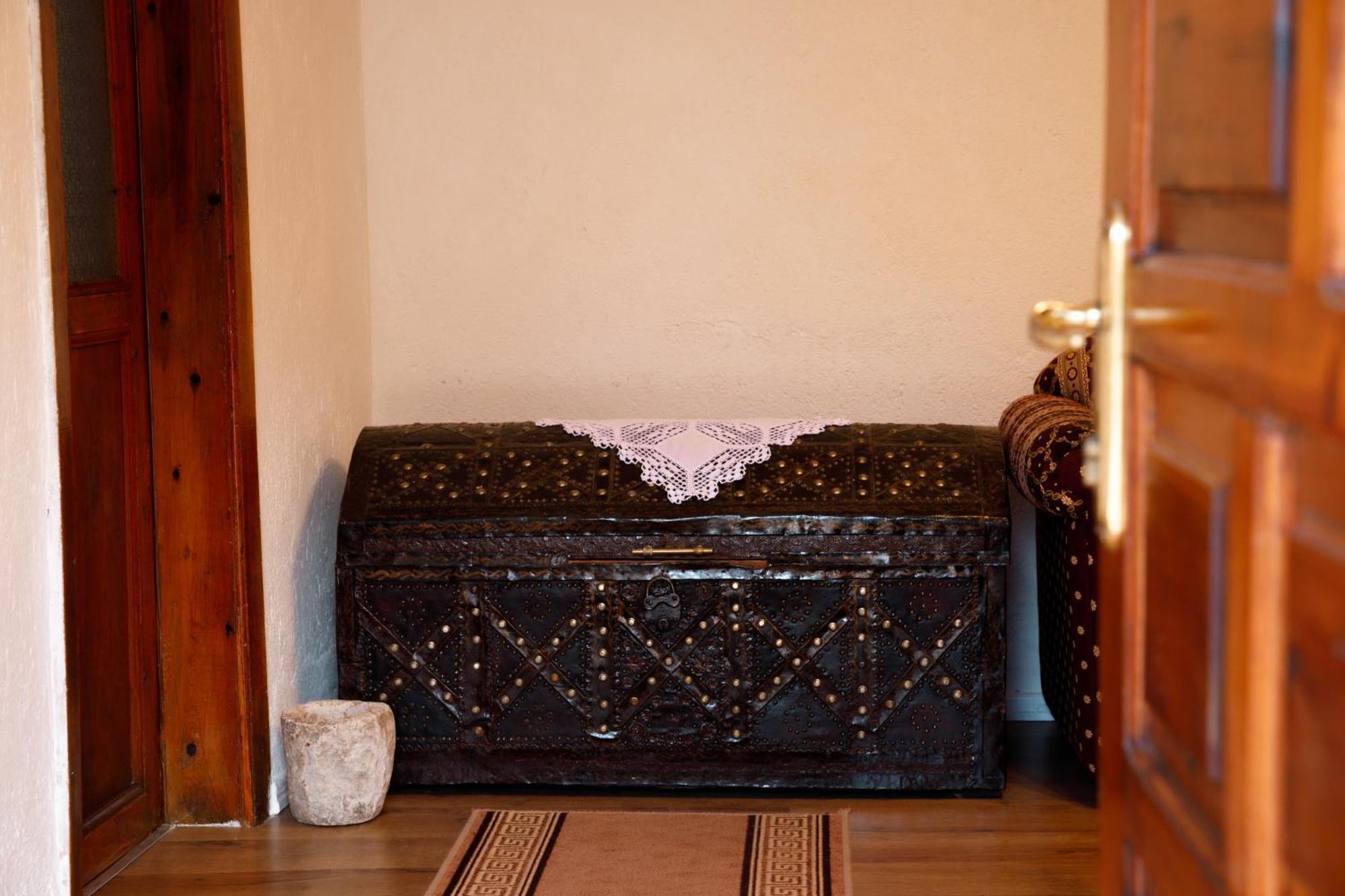Guesthouse 1805 Gjirokaster Ngoại thất bức ảnh
