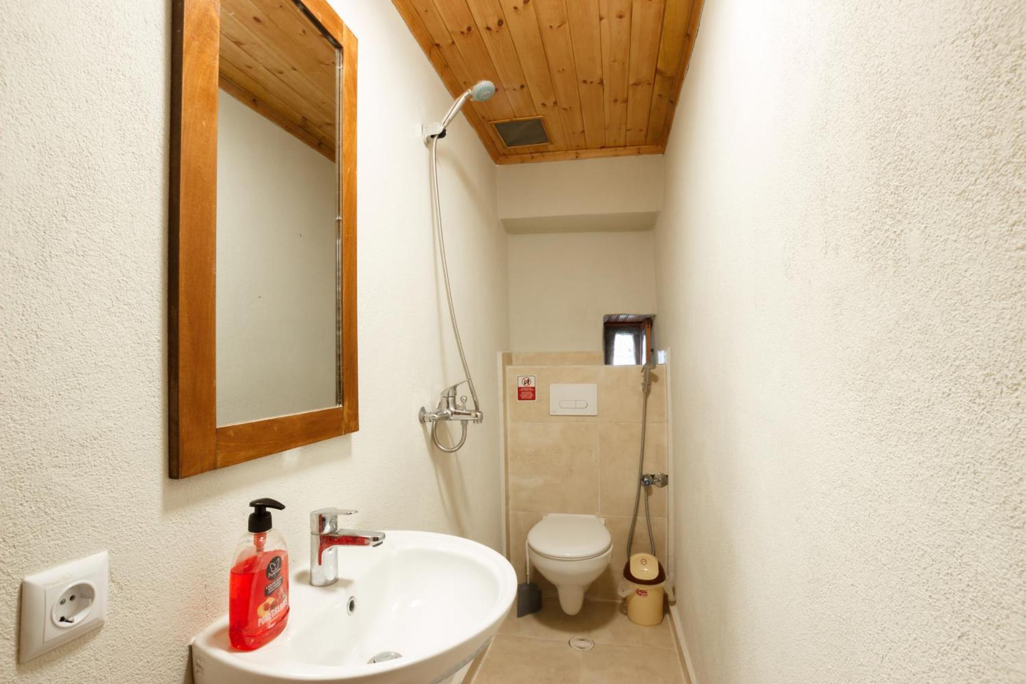 Guesthouse 1805 Gjirokaster Ngoại thất bức ảnh
