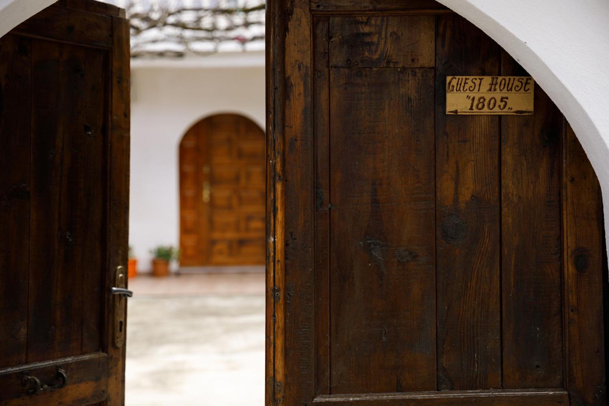 Guesthouse 1805 Gjirokaster Ngoại thất bức ảnh