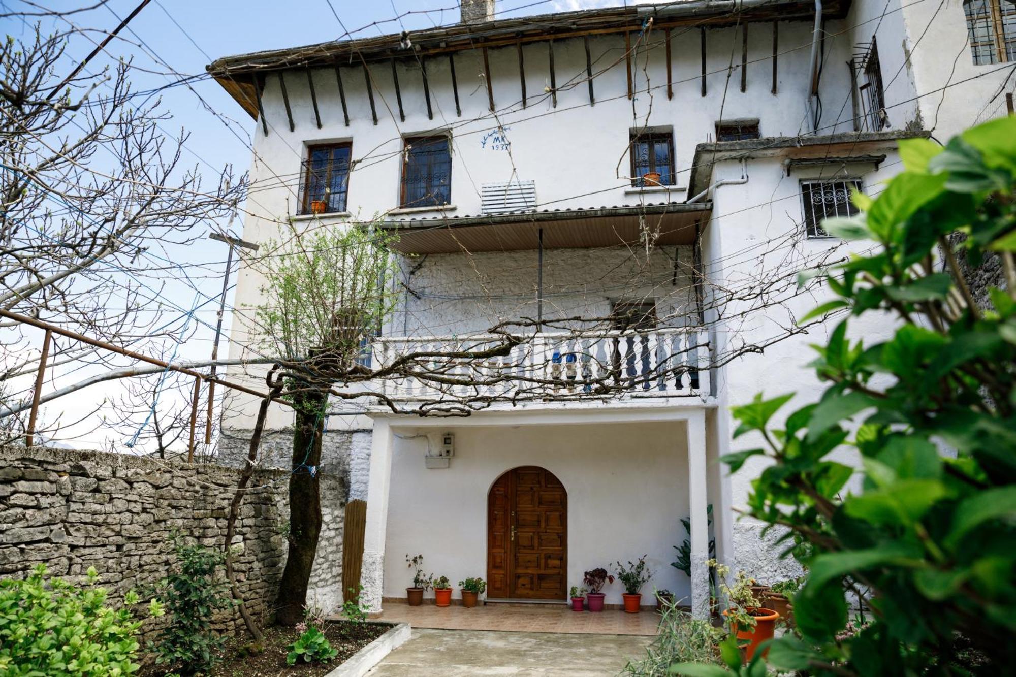 Guesthouse 1805 Gjirokaster Ngoại thất bức ảnh