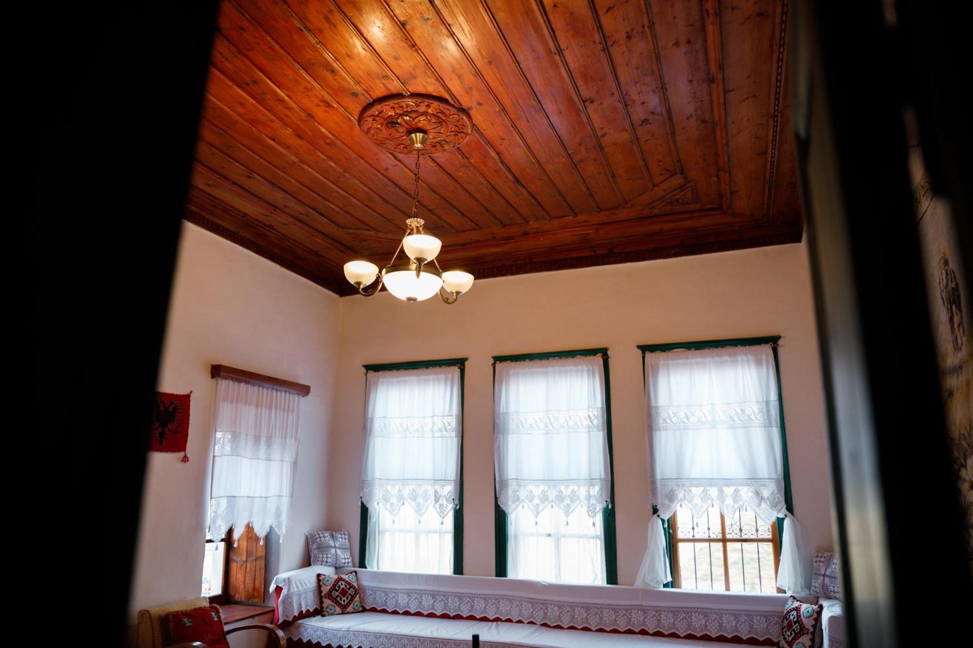 Guesthouse 1805 Gjirokaster Ngoại thất bức ảnh