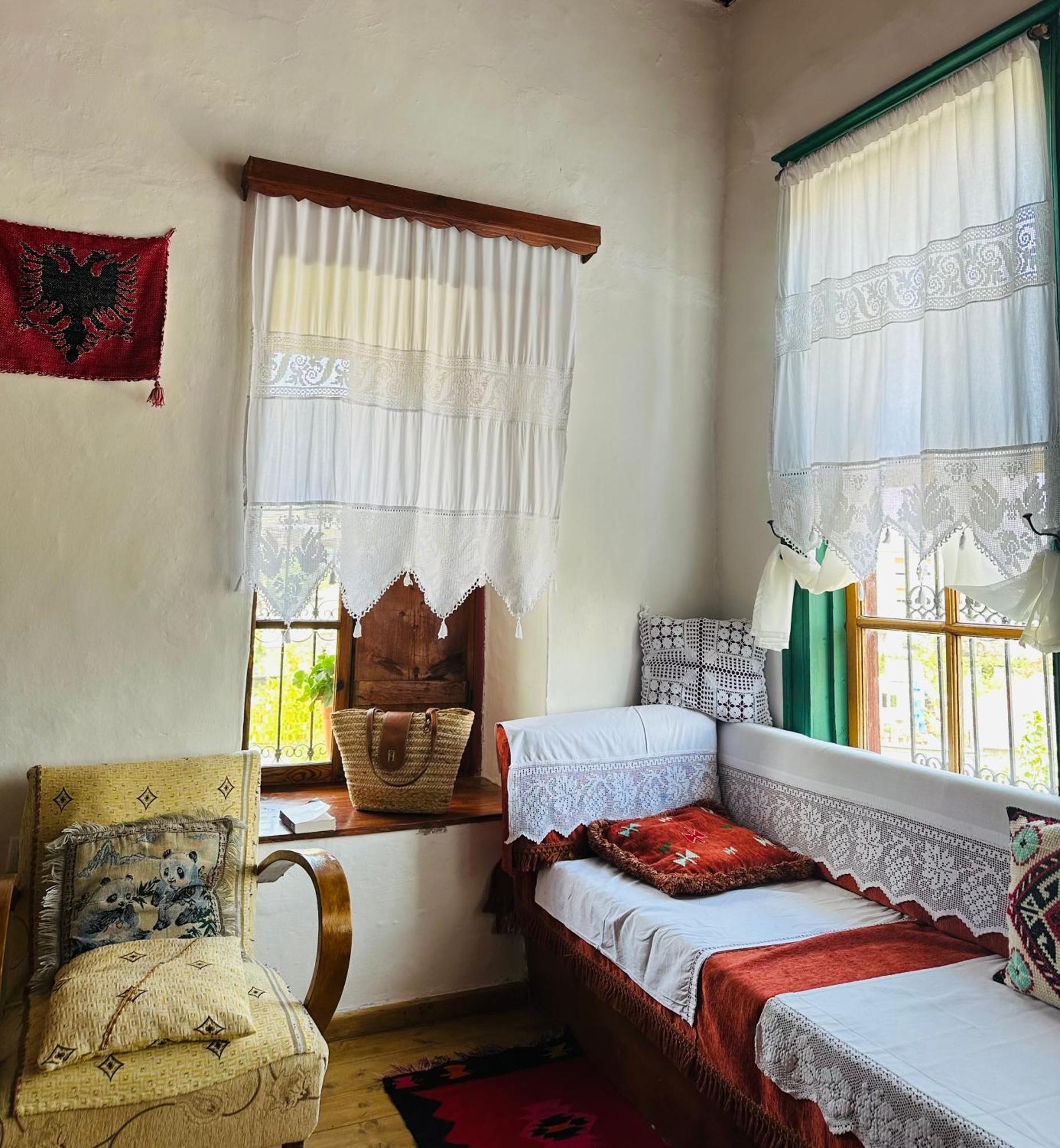 Guesthouse 1805 Gjirokaster Ngoại thất bức ảnh